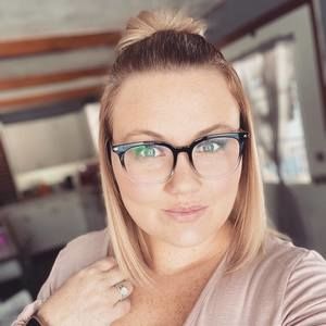 Meet your Posher, Michaela